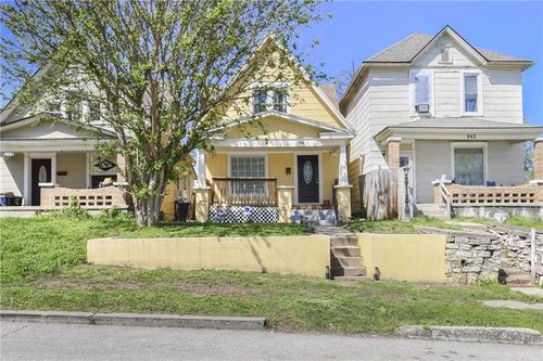 944 Sandusky Ave, Kansas City, KS, 66101-3124 | Card Image