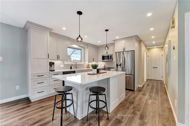 16 Settlers Dr, House other with 3 bedrooms, 2 bathrooms and 4 parking in Kitchener ON | Image 11