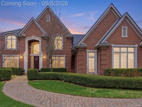 3881 Trout Creek Ln, Oakland, MI, 48363-2664 | Card Image