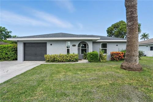 3571 Santiago Way, NAPLES, FL, 34105-2781 | Card Image