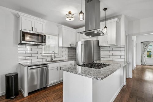 2822 S Burrell Street, Milwaukee, WI, 53207 | Card Image