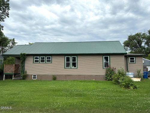 211 6th Ave, Montpelier, ND, 58472-4018 | Card Image
