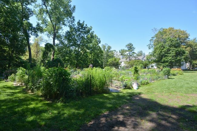 UNIT-4 - 8 Concord Greene, Condo with 2 bedrooms, 2 bathrooms and 1 parking in Concord MA | Image 36