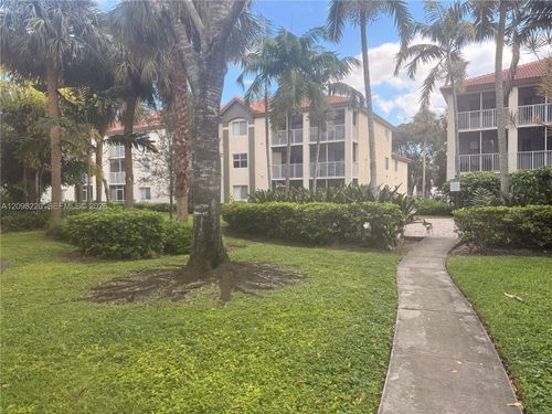 3-302-430 S Park Rd, Hollywood, FL, 33021-8733 | Card Image