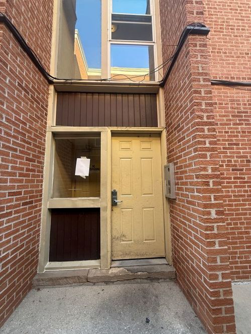 3c-1626 W Estes Ave, Chicago, IL, 60626-2523 | Card Image