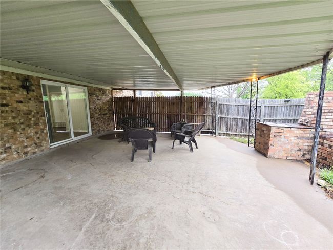 1301 Cliff Ct, House other with 3 bedrooms, 3 bathrooms and null parking in Edgecliff Village TX | Image 4
