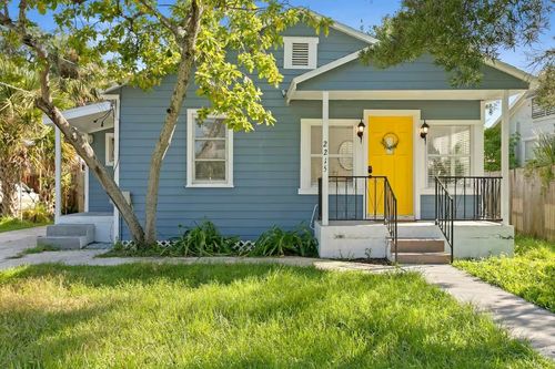 2215 Thrace St, TAMPA, FL, 33605-6407 | Card Image