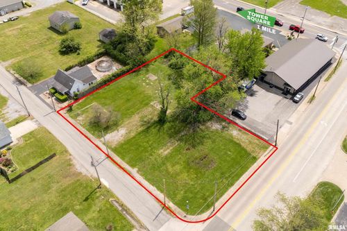 107 N Carbon St, Marion, IL, 62959-1178 | Card Image