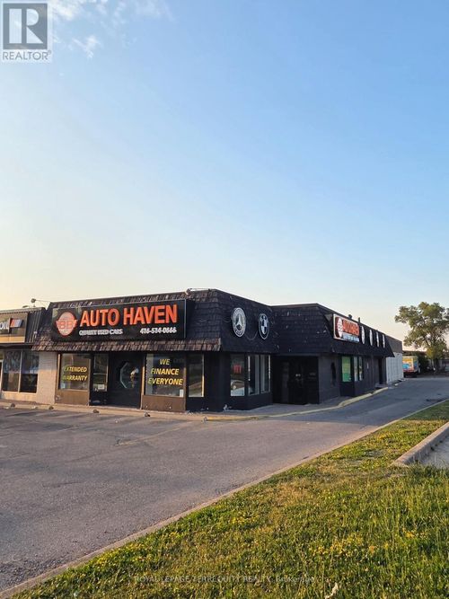 1025 Finch Ave W, North York, ON, M3J2C7 | Card Image