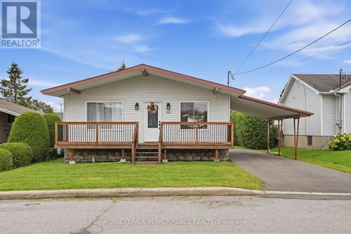 493 Catherine Street, Hawkesbury, ON, K6A1Z8 | Card Image