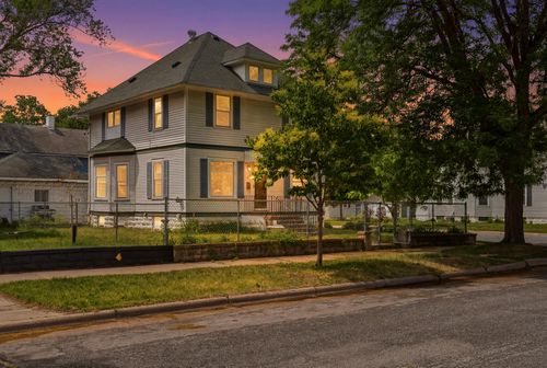 1453 Charles St, La Crosse, WI, 54603 | Card Image