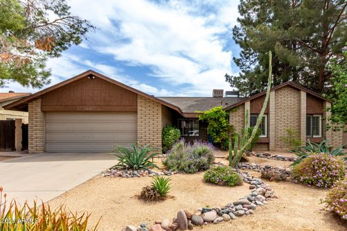 4839 E Marilyn Rd, Scottsdale, AZ, 85254-2240 | Card Image