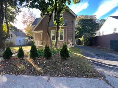 717 Frost Road, House other with 3 bedrooms, 1 bathrooms and null parking in Waterbury CT | Image 2