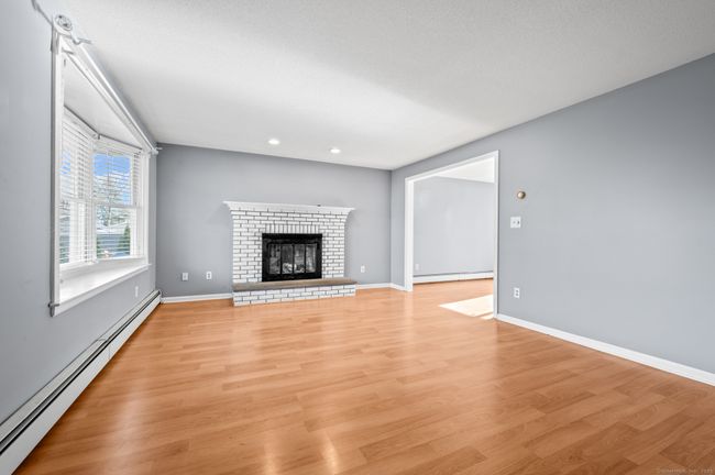 24 Hollis Ln, House other with 3 bedrooms, 3 bathrooms and null parking in Plainville CT | Image 4