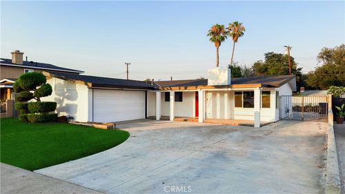 901 S Toland St, Santa Ana, CA, 92704-2168 | Card Image