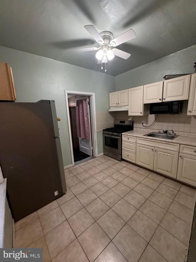 1445 N 59 Th St, Townhouse with 3 bedrooms, 2 bathrooms and null parking in PHILADELPHIA PA | Image 5