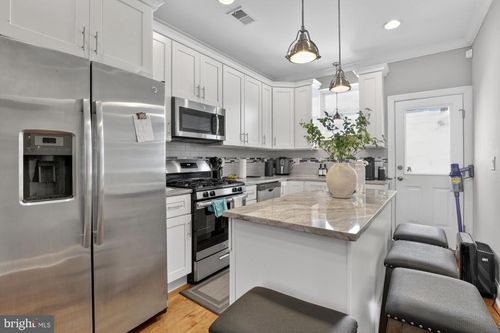 2216 Almond St, PHILADELPHIA, PA, 19125-3605 | Card Image