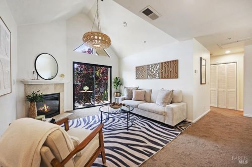 b-204 Foss Creek Cir, Healdsburg, CA, 95448-4291 | Card Image