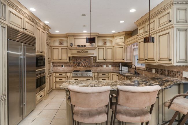 104 S Spencer St, House other with 4 bedrooms, 5 bathrooms and 4 parking in Lexington IL | Image 9