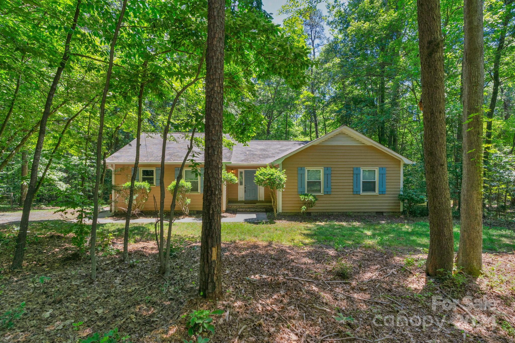 Indian Brook Dr, Matthews, NC 28104