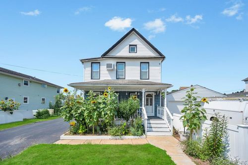 10 Harrison Ave, Hicksville, NY, 11801-3156 | Card Image