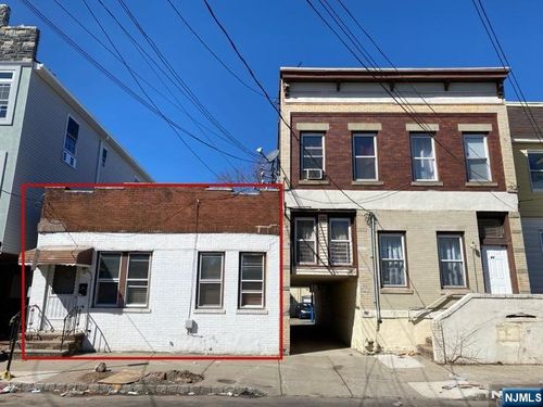 39 Heckel St, Belleville, NJ, 07109-1030 | Card Image