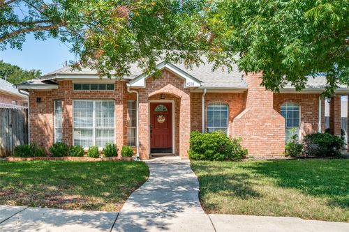 4608 Oak Club Dr, Arlington, TX, 76017-2541 | Card Image
