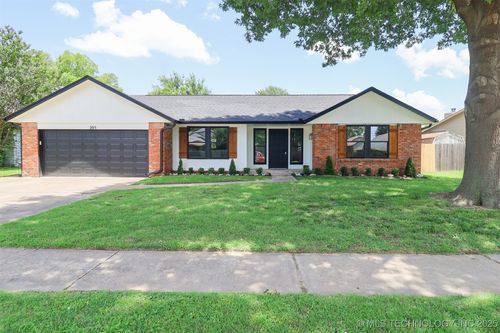 205 S Kalanchoe Ave, Broken Arrow, OK, 74012-3128 | Card Image