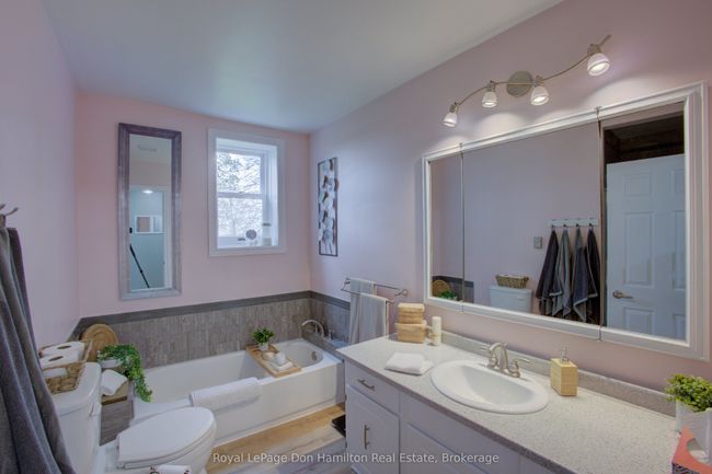 7434 Wellington Road 10, House other with 3 bedrooms, 2 bathrooms and 10 parking in Moorefield ON | Image 17