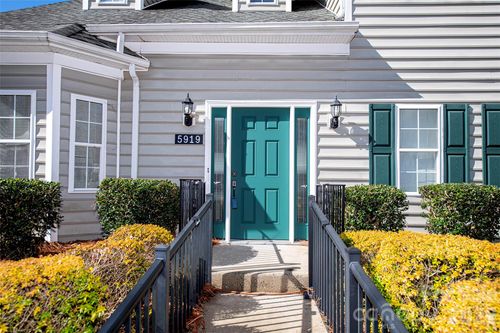 5919 Fitzwilliams Ln, Charlotte, NC, 28270-1704 | Card Image