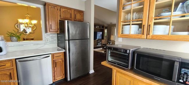 312 Towne Dr, Condo with 2 bedrooms, 2 bathrooms and 1 parking in Manalapan NJ | Image 9