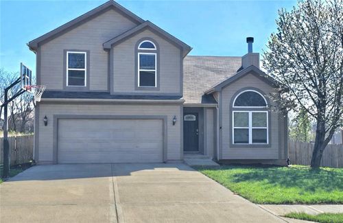 19609 Harbor Dr, Smithville, MO, 64089-8303 | Card Image