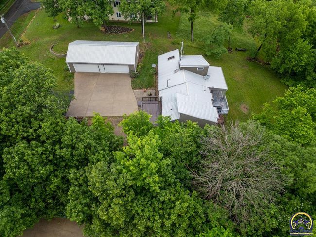 8231 Mike O Vince Rd, House other with 5 bedrooms, 4 bathrooms and null parking in Ozawkie KS | Image 8