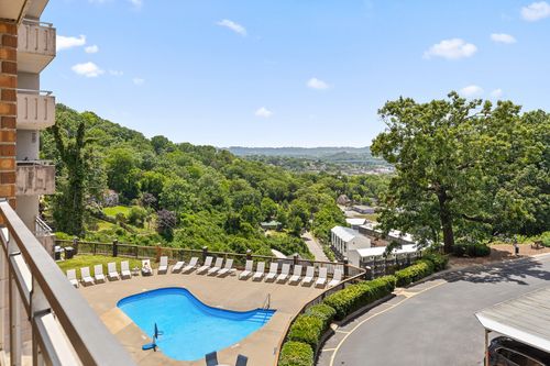 1131 Stringers Ridge Rd, Chattanooga, TN, 37405-3255 | Card Image