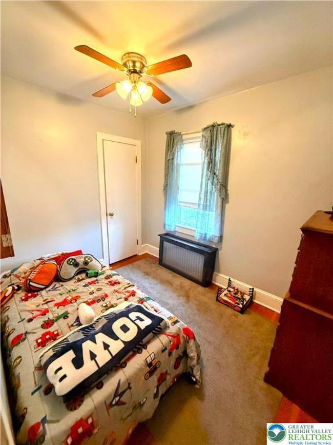213 E Main St, House other with 4 bedrooms, 2 bathrooms and null parking in Pen Argyl PA | Image 22