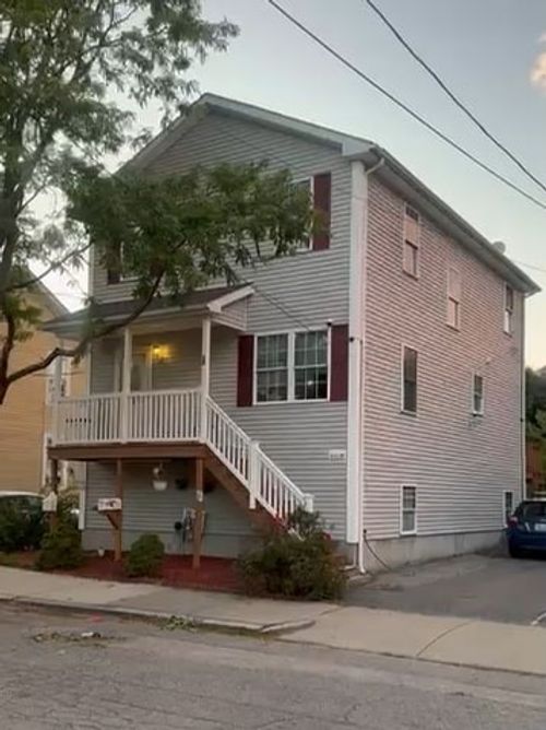 29 Grant St, Providence, RI, 02909-1408 | Card Image