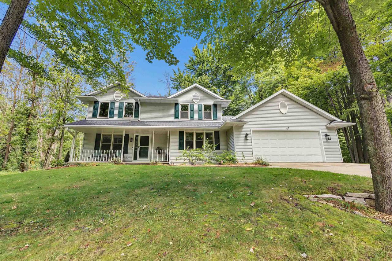 Ives Ln, Suamico, WI 54173