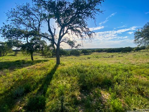 140 S Cattlemans Crossing Dr, Kerrville, TX, 78028 | Card Image