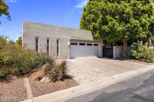 216 W Winged Foot Rd, Phoenix, AZ, 85023-6261 | Card Image