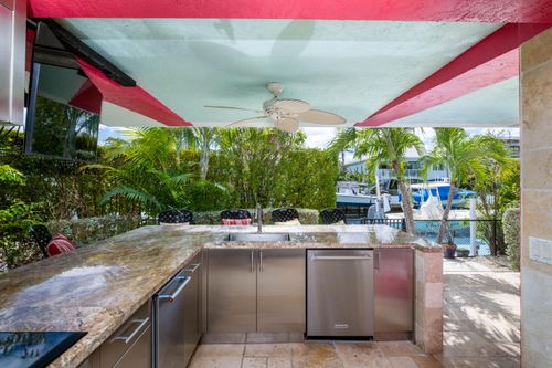109 Porto Vista Ct, Islamorada, FL, 33036-4121 | Card Image