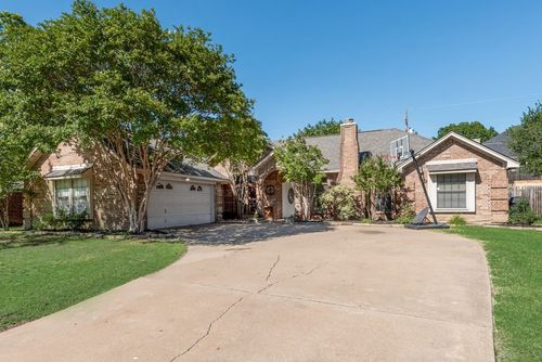 7020 Live Oak Dr, North Richland Hills, TX, 76182-3277 | Card Image