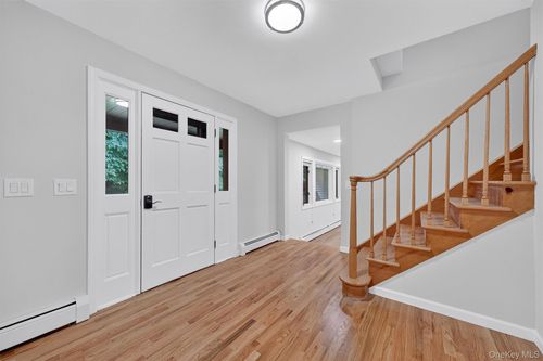 16 Flag Ln, Campbell Hall, NY, 10916-3424 | Card Image