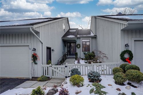 70-70 Waterview Cir, Rochester, NY, 14625-2176 | Card Image