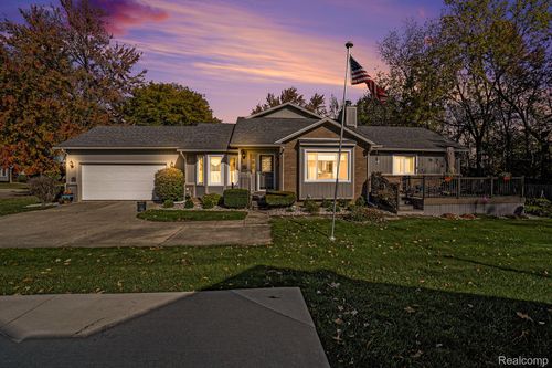 3442 Eastman Dr, Flushing, MI, 48433-2473 | Card Image