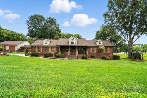 3369 Roberta Rd, Concord, NC, 28027-9082 | Card Image