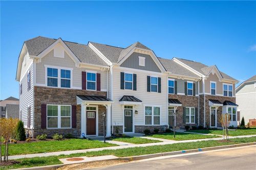 221 Reids Pl Dr, Suffolk, VA, 23434 | Card Image
