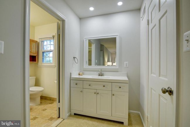 5901 Boothe Dr, House other with 4 bedrooms, 4 bathrooms and null parking in BURKE VA | Image 20