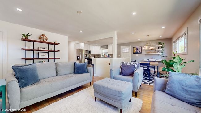 3855 Hull St, House other with 3 bedrooms, 3 bathrooms and 3 parking in Skokie IL | Image 4