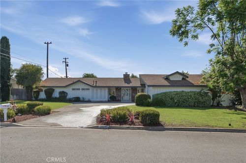 13032 Earlham St, Santa Ana, CA, 92705-2113 | Card Image