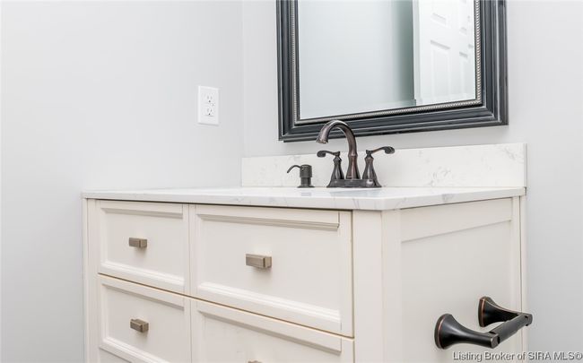 715 Valley View Trce, Home with 4 bedrooms, 3 bathrooms and null parking in New Albany IN | Image 34